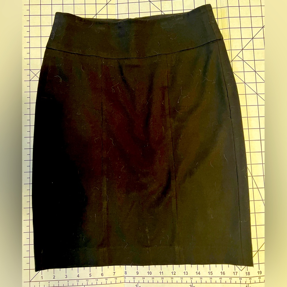 Cabi short pencil stretch skirt 2